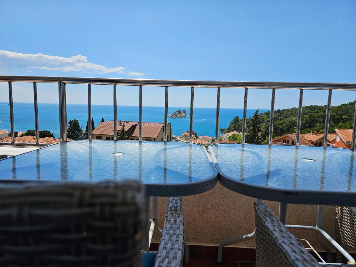 Medin Apartments Bluvista Петровац Экстерьер фото