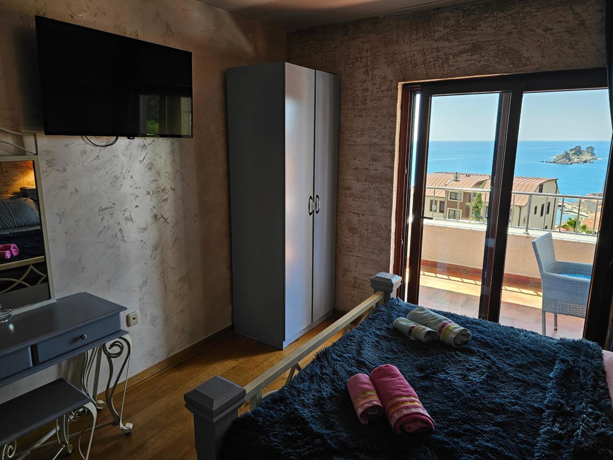 Medin Apartments Bluvista Петровац Экстерьер фото