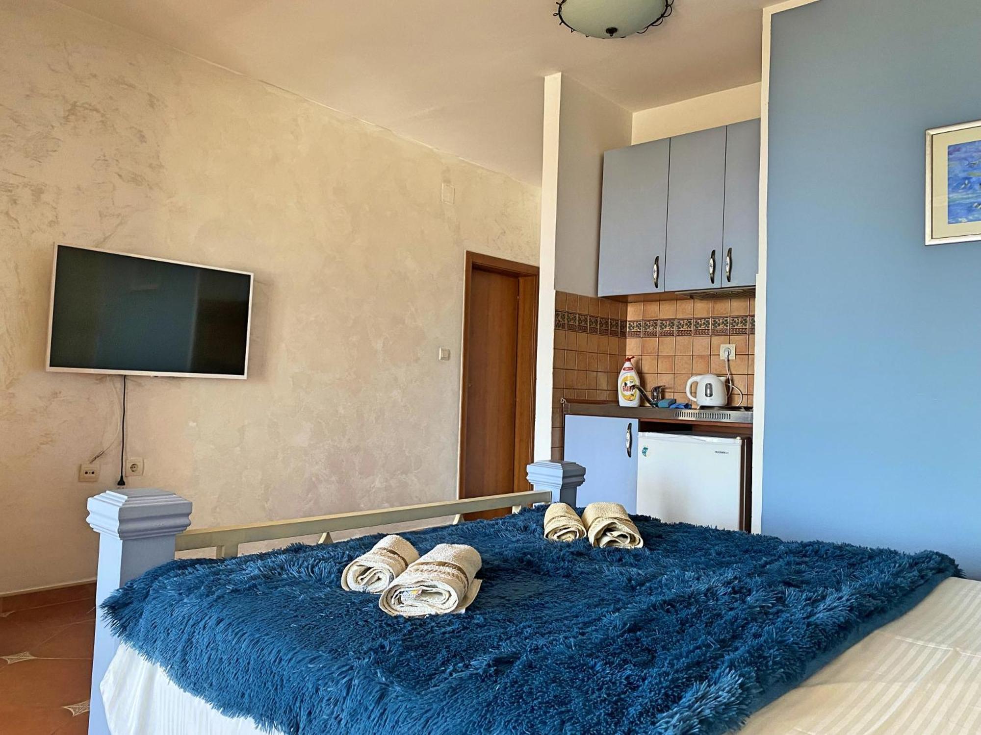 Medin Apartments Bluvista Петровац Экстерьер фото